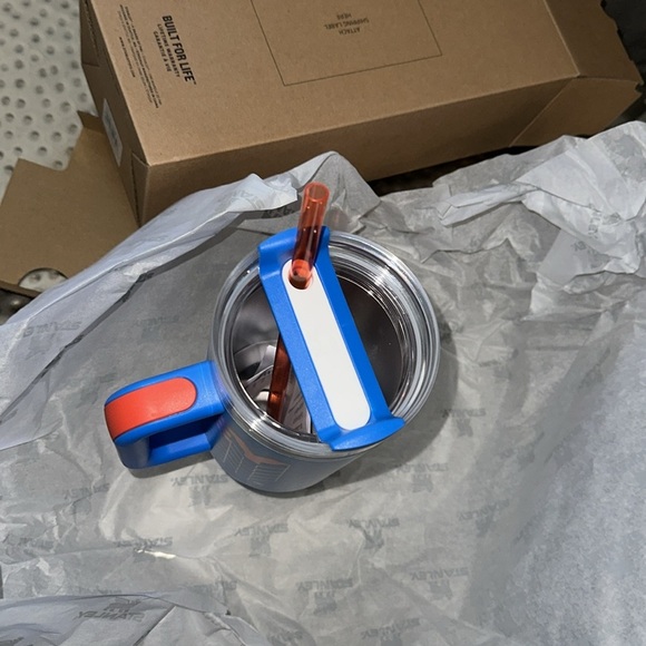 NIB Stanley Blue and Red Quencher h2.0 flow state Tumbler40 oz azure reverb - Picture 6 of 9